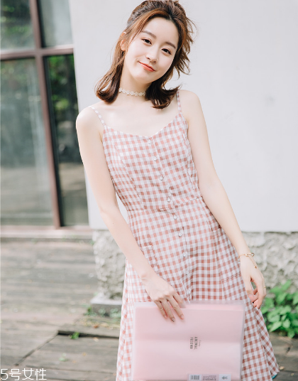 瘦人穿什么連衣裙好看？這三款讓你美上天