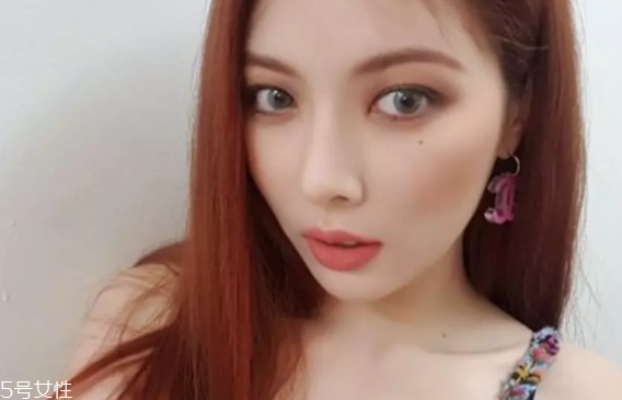 下眼影顯臟怎么辦？下眼影怎么畫(huà)不突兀？