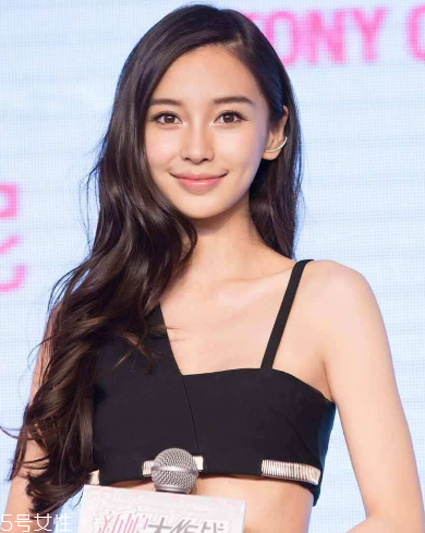 染發(fā)好還是戴假發(fā)好？染發(fā)假發(fā)選哪個