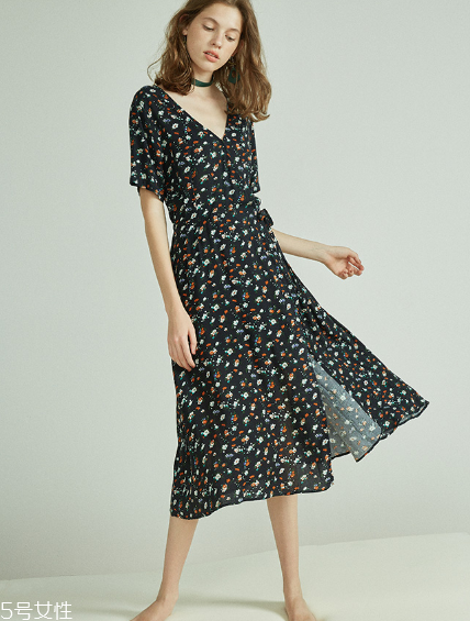 什么樣的碎花裙好看？三招選到最適合的