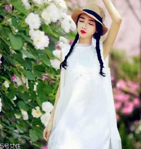 棉麻長裙子怎么搭配？文藝妹紙都這樣穿