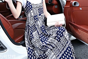 棉麻長裙子怎么搭配？文藝妹紙都這樣穿