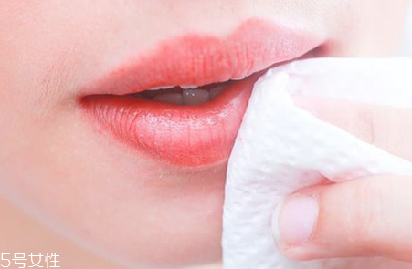 泰國kissme now口紅雨衣怎么樣？kiss me now口紅雨衣怎么用