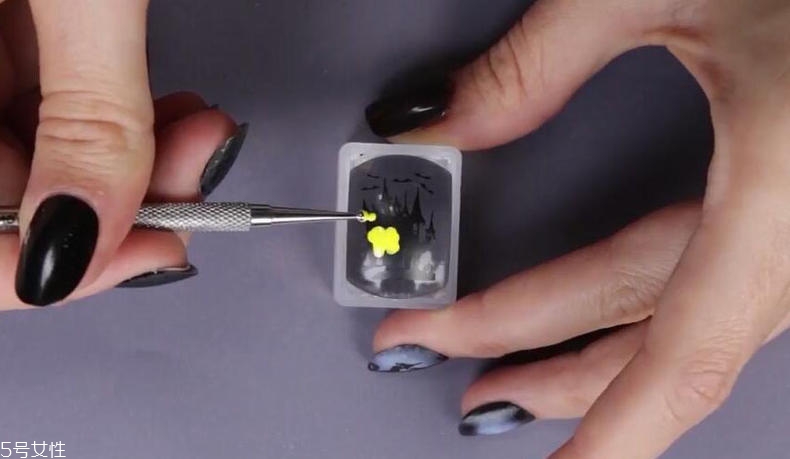 萬圣節(jié)女巫美甲教程 零基礎也可以畫很美