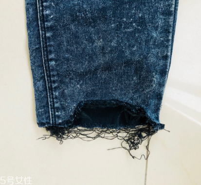 舊牛仔褲怎么改好看？只需幾步立馬變身時尚褲子