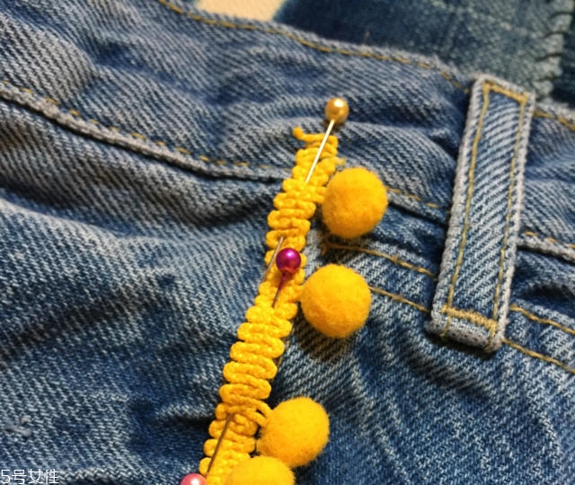 舊牛仔褲怎么改好看？只需幾步立馬變身時尚褲子