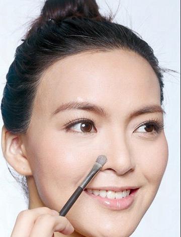 混血妝容怎么畫圖解 10個(gè)步驟完成 混血妝容怎么畫圖解 10個(gè)步驟完成
