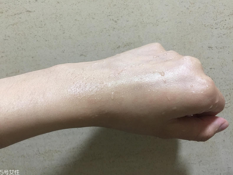 水寶寶防曬噴霧美白嗎 化學(xué)防曬不美白 水寶寶防曬噴霧美白嗎 化學(xué)防曬不美白