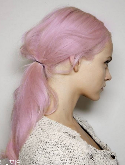 染粉色頭發(fā)多少錢(qián)貴不貴 染粉色頭發(fā)多少錢(qián)貴不貴