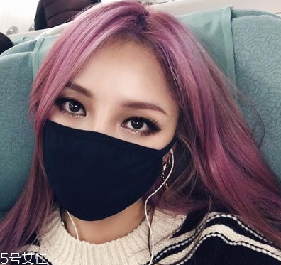 染粉色頭發(fā)多少錢(qián)貴不貴 染粉色頭發(fā)多少錢(qián)貴不貴