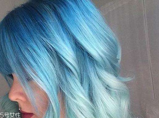 漂染頭發(fā)要多久幾個(gè)小時(shí) 漂染頭發(fā)要多久幾個(gè)小時(shí)