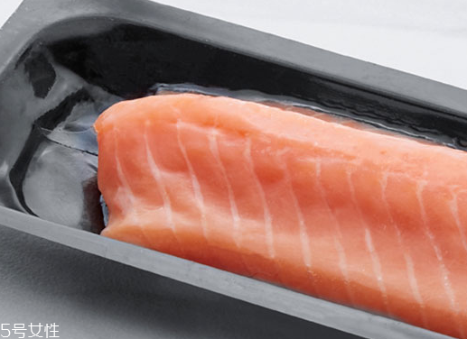 三文魚(yú)刺身是生的嗎