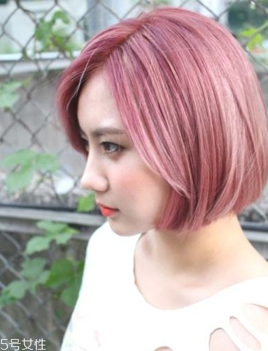 染粉色頭發(fā)要漂白嗎？必不可少的一步