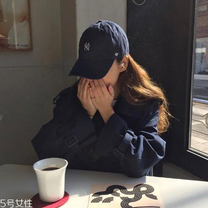 棒球帽什么顏色好看 要根據(jù)自己的形象來(lái)選