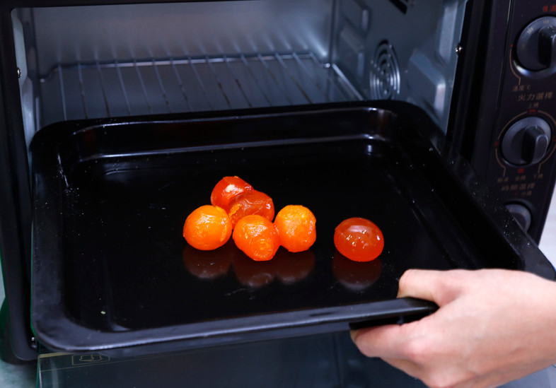 咸鴨蛋怎么炒好吃 生熟吃法各不同