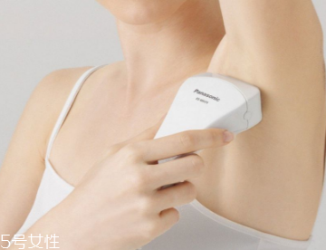 蘆薈膠可以去狐臭嗎 這樣用蘆薈膠來遮掩狐臭 蘆薈膠可以去狐臭嗎 這樣用蘆薈膠來遮掩狐臭