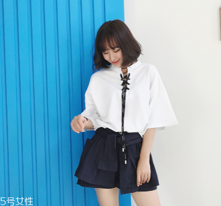 白色衣服怎么搭配 這個(gè)夏天的美被它承包了 白色衣服怎么搭配 這個(gè)夏天的美被它承包了