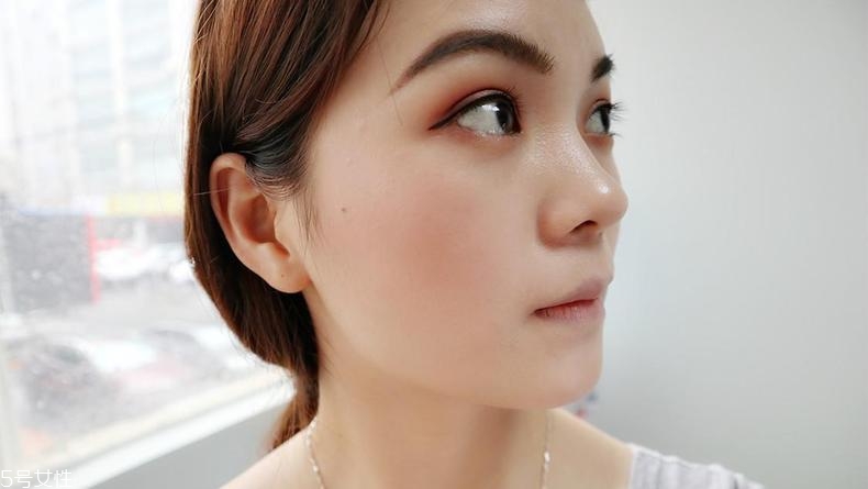 紀(jì)梵希散粉和mistine散粉哪個好 平價(jià)vs大牌巔峰對決 紀(jì)梵希散粉和mistine散粉哪個好 平價(jià)vs大牌巔峰對決