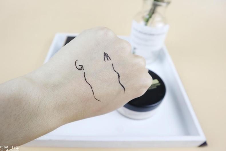 紀(jì)梵希散粉和mistine散粉哪個好 平價(jià)vs大牌巔峰對決 紀(jì)梵希散粉和mistine散粉哪個好 平價(jià)vs大牌巔峰對決