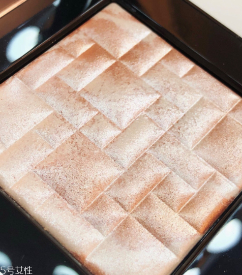 高光粉適合什么膚質(zhì) 油皮用更完美 高光粉適合什么膚質(zhì) 油皮用更完美