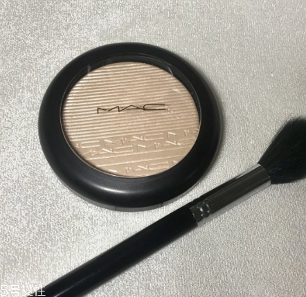 高光粉適合什么膚質(zhì) 油皮用更完美 高光粉適合什么膚質(zhì) 油皮用更完美