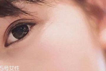 美瞳會傷眼睛嗎 多多少少有一點(diǎn)