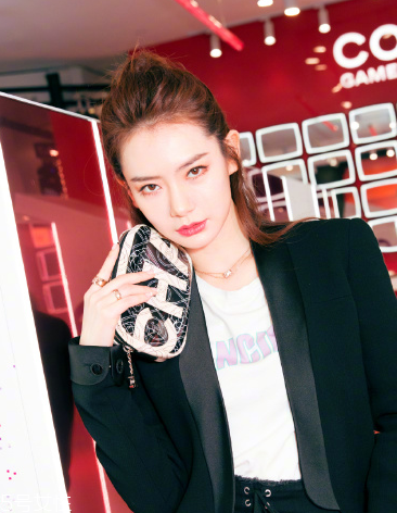 美瞳多久換一次護理液 及時更換 美瞳多久換一次護理液 及時更換