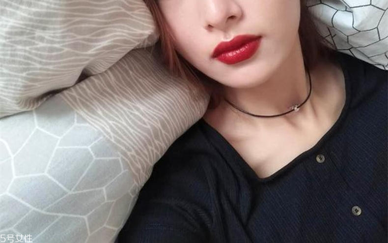 阿瑪尼紅管405什么質(zhì)地 不會流動的番茄醬