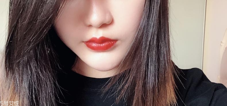 阿瑪尼紅管405什么質(zhì)地 不會流動的番茄醬