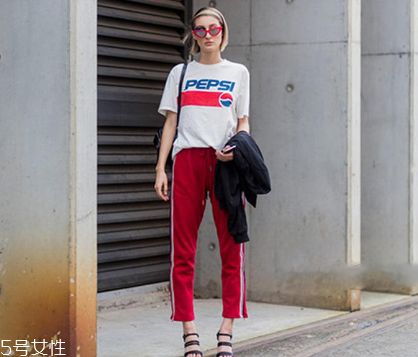 夏天運動裝怎么搭配 今夏霸屏的復古運動風