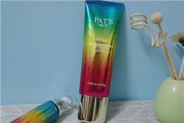 親測網(wǎng)紅砰砰凈顏潔面乳 柏氏透明質酸保濕潔面乳