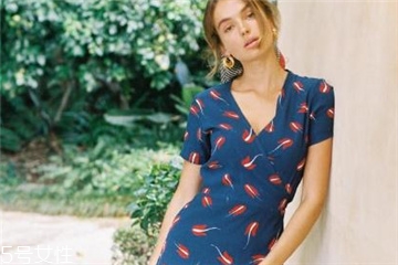 今年流行什么復(fù)古連衣裙 永不過時的復(fù)古風(fēng)