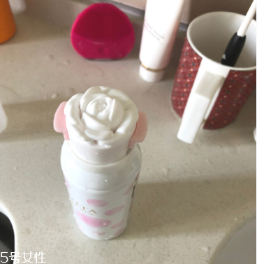 嘉娜寶玫瑰洗面奶適合什么膚質(zhì) 立體玫瑰花潔面 嘉娜寶玫瑰洗面奶適合什么膚質(zhì) 立體玫瑰花潔面