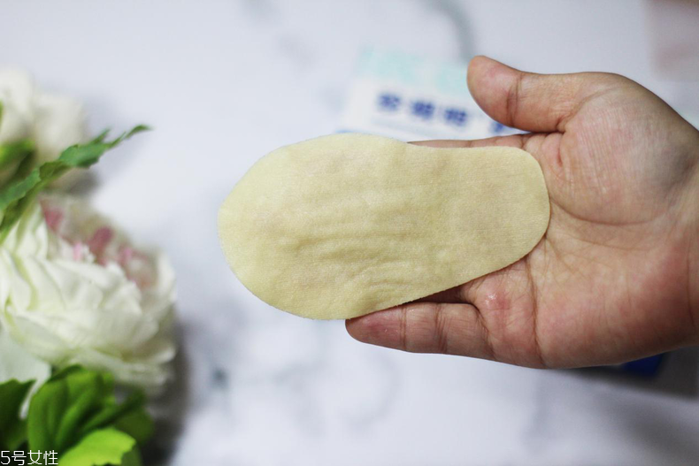 珍視明護(hù)眼貼有用嗎 給眼睛來(lái)一片面膜吧 珍視明護(hù)眼貼有用嗎 給眼睛來(lái)一片面膜吧