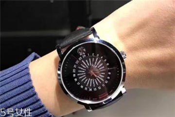 機(jī)械表和光動能表哪個(gè)好 這樣選不會錯(cuò)