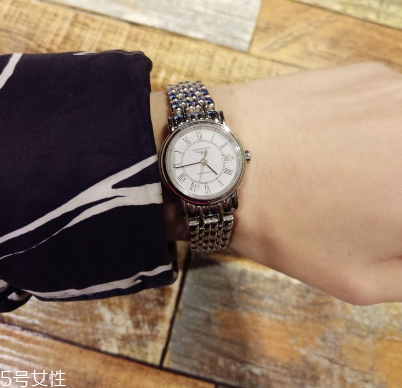 機(jī)械表保養(yǎng)一次多少錢(qián) 看手表檔次