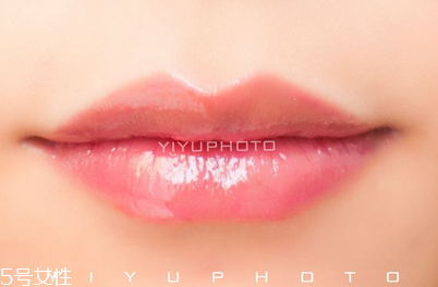 嘟嘟唇溶掉會(huì)疼嗎 多多少少有一點(diǎn)