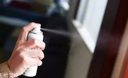 防曬噴霧和防曬霜哪個(gè)效果好 兩者配合使用效果最佳 防曬噴霧和防曬霜哪個(gè)效果好 兩者配合使用效果最佳