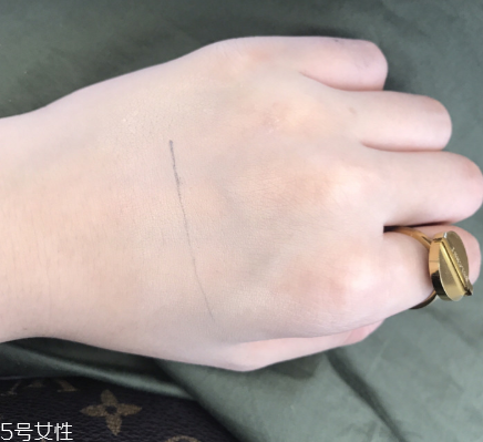 阿瑪尼紅色氣墊怎么看真假 6張圖一眼認(rèn)出假貨 阿瑪尼紅色氣墊怎么看真假 6張圖一眼認(rèn)出假貨