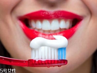 牙齒矯正器優(yōu)缺點(diǎn) 改變的不只是牙 牙齒矯正器優(yōu)缺點(diǎn) 改變的不只是牙