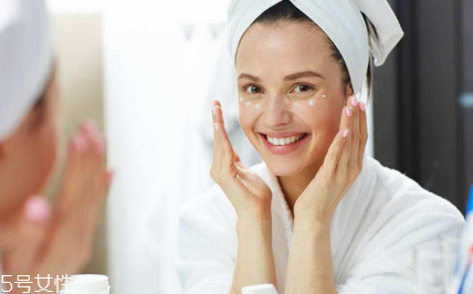 眼霜質(zhì)地怎么挑選 3種質(zhì)地不同功效 眼霜質(zhì)地怎么挑選 3種質(zhì)地不同功效