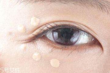 補(bǔ)水保濕用什么眼霜好 深層對抗干癟缺水