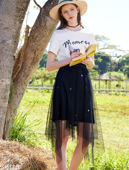 a字半身裙配什么上衣 塑造身姿更顯潮 a字半身裙配什么上衣 塑造身姿更顯潮