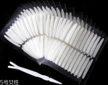 貼雙眼皮貼眼睛腫了怎么辦 眼部用品需謹慎 貼雙眼皮貼眼睛腫了怎么辦 眼部用品需謹慎