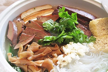 鴨血粉絲湯的功效多種多樣 鴨血粉絲湯的功效多種多樣