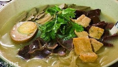 鴨血粉絲湯的營(yíng)養(yǎng)成分有很多種 鴨血粉絲湯的營(yíng)養(yǎng)成分有很多種