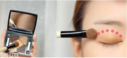 淑女妝容怎么畫 無辜淑女妝容畫法 淑女妝容怎么畫 無辜淑女妝容畫法