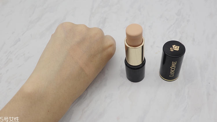 蘭蔻粉底棒適合油皮嗎 油痘肌為它瘋狂爆燈 蘭蔻粉底棒適合油皮嗎 油痘肌為它瘋狂爆燈