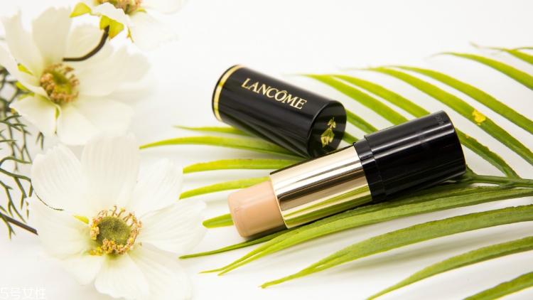 蘭蔻粉底棒適合油皮嗎 油痘肌為它瘋狂爆燈 蘭蔻粉底棒適合油皮嗎 油痘肌為它瘋狂爆燈