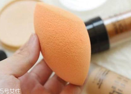 美妝蛋形狀怎么挑 挑對了秒變蛇精臉 美妝蛋形狀怎么挑 挑對了秒變蛇精臉